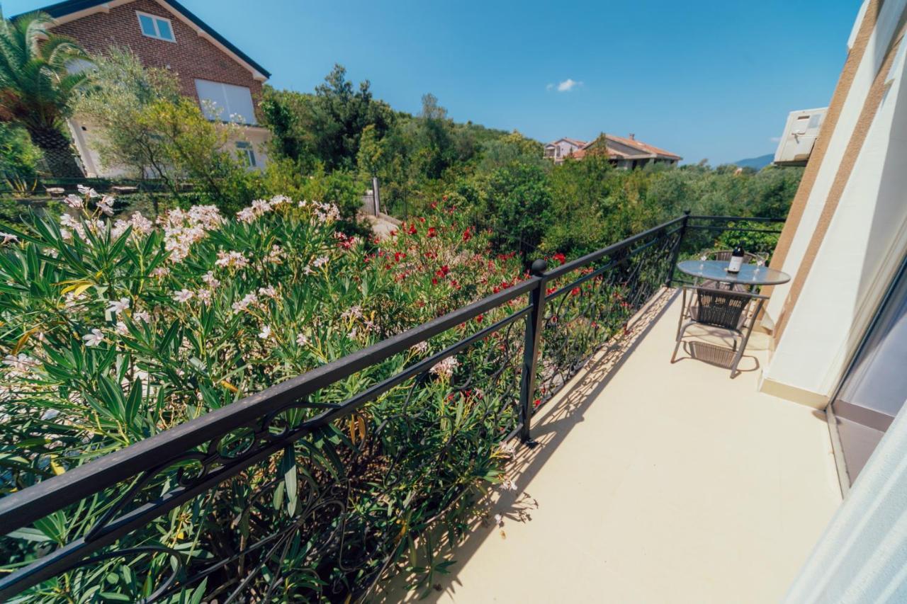 Villa Tivat Eksteriør bilde